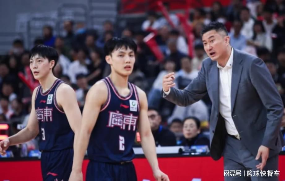 尼克斯夺冠湖人最尴尬:詹姆斯留队与否不重要,东契奇难超哈登